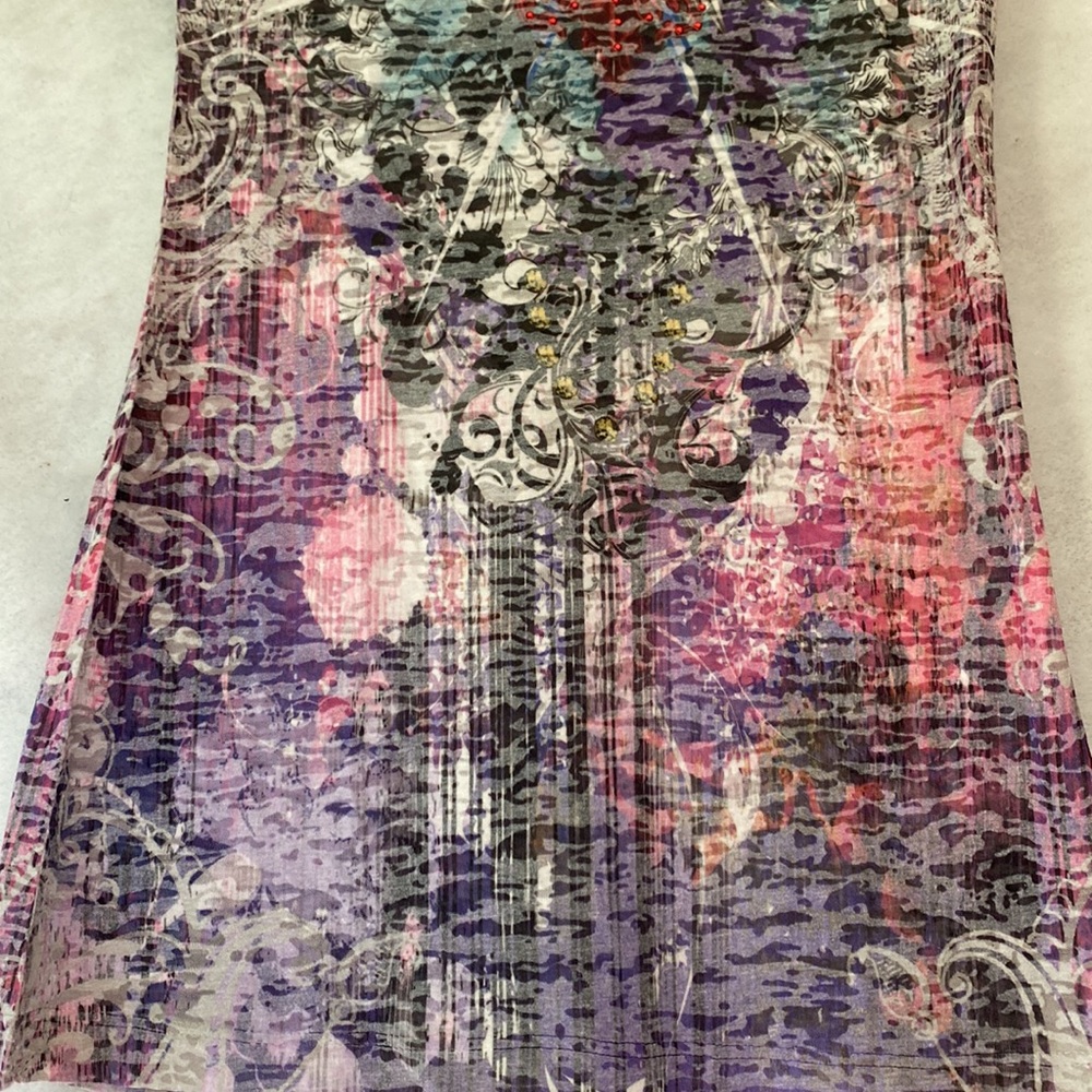 Multi Color Rhinestone Short Sleeve Tee - Picture 6 of 9
